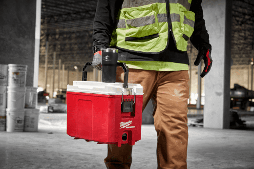 VASO PACKOUT 20 OZ NEGRO (48-22-8392B) MILWAUKEE