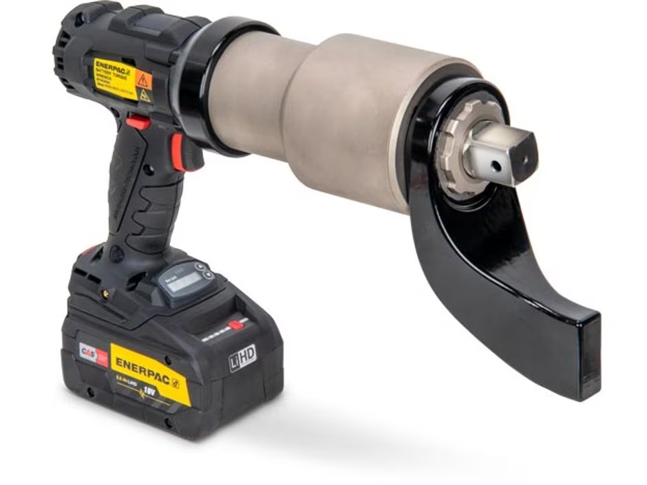 LLAVE DINANOM. BATERIA 18V/ 3000FT. LBS/ CUADRO 1" BTW3000B