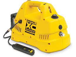 [XC1302SB] BOMBA HIDRAULICA A BATERÍA DE SIMPLE ACCIÓN DE 120 PULG3, 10000 PSI (XC1302SB) ENERPAC